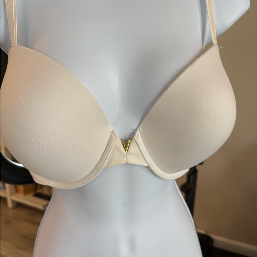 Victoria's Secret Cream Plunge Bra